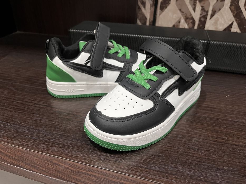 Продам детские кеды