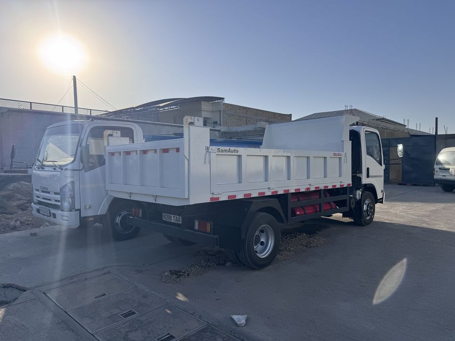 Isuzu Samasval 2011