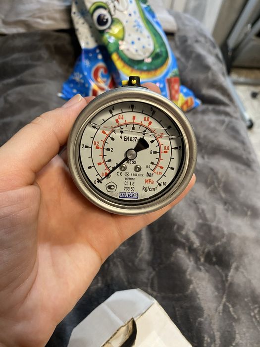 Продам  гидравлический манометр