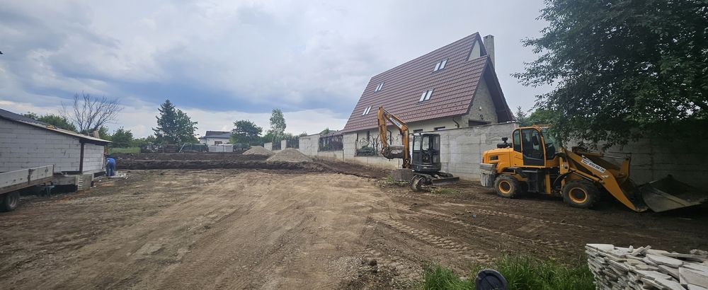 Excavator de închiriat