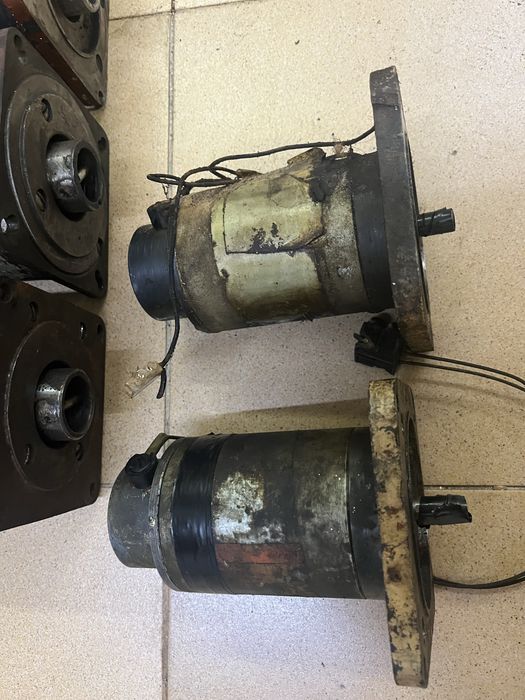 Продавам правотокови електродвигатели