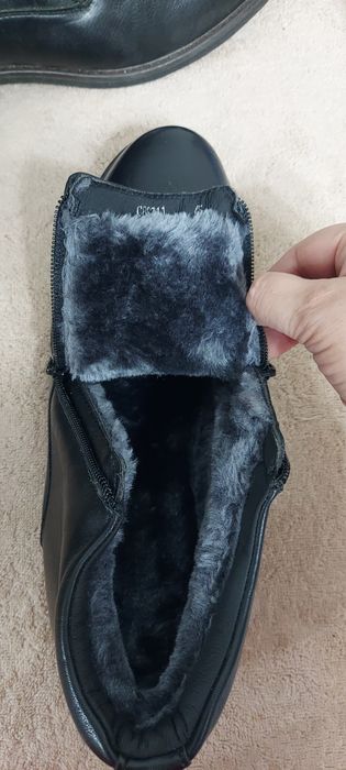 Продам мужские ботинки