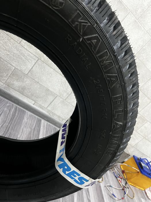 Резина, новая, пара.