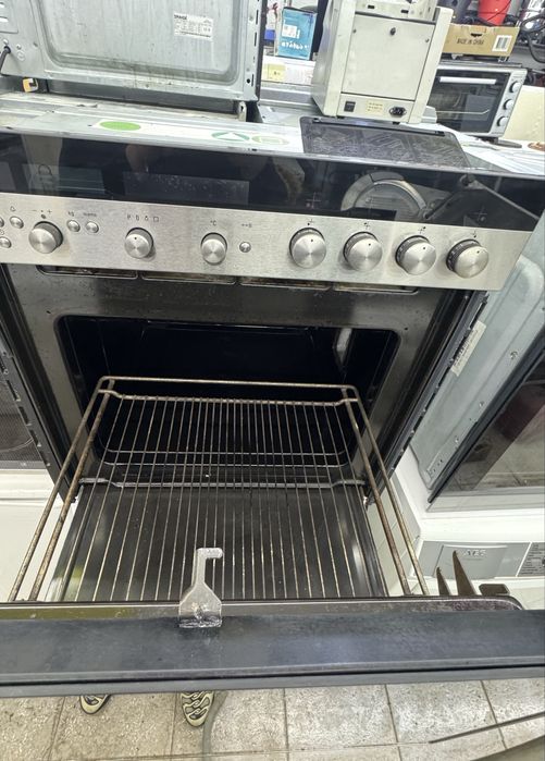 Фурна за вграждане SIEMENS