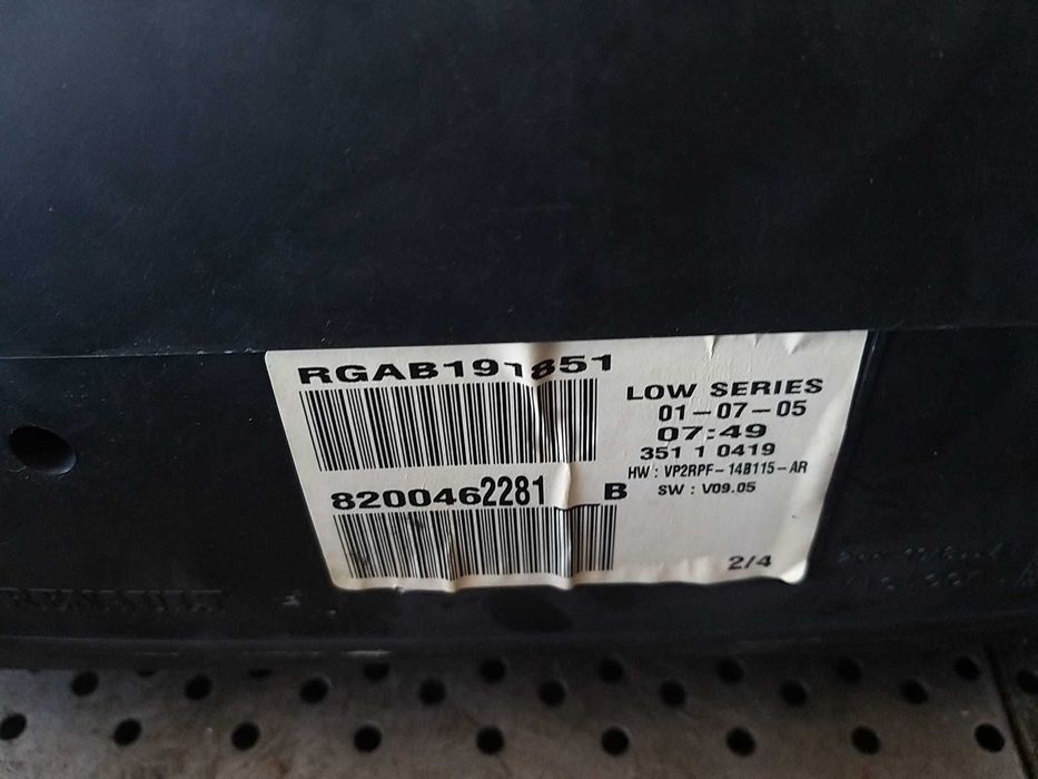 Ceasuri bord benzina renault megane 2 8200 462281