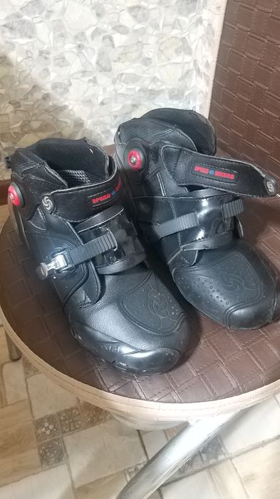 Продам мотоэкипировку