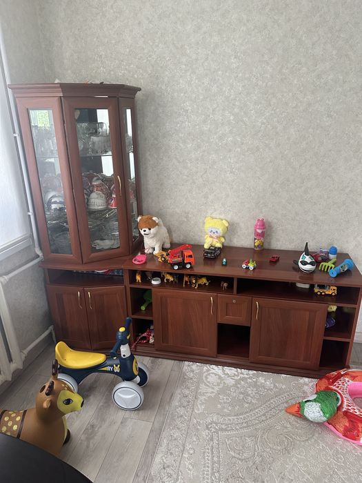 Продам сервант горка