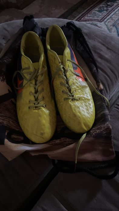 Бутсы шиповки Nike