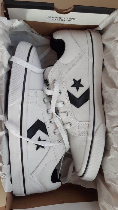 Нови унисекс кецове Converse, номер 40.5