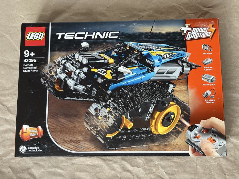Lego Technic 42095 Remote Controlled Stunt Racer