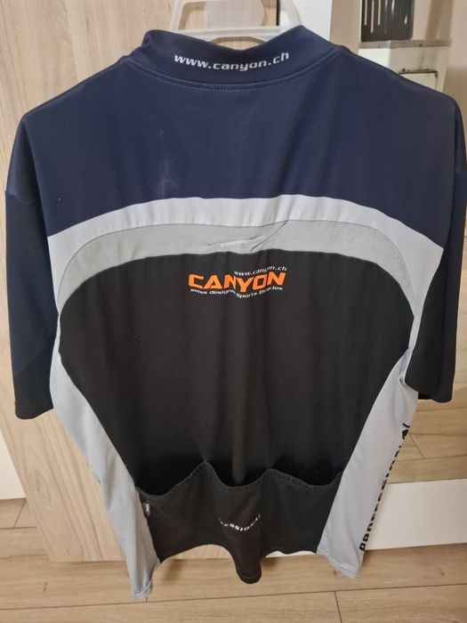Vând tricou ciclism diferite culori și mărimi!