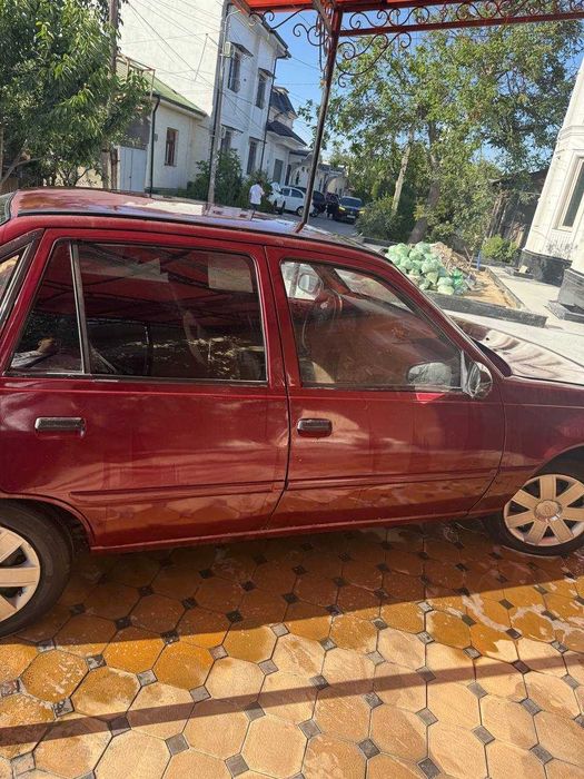 Daewoo Racer sotiladi.