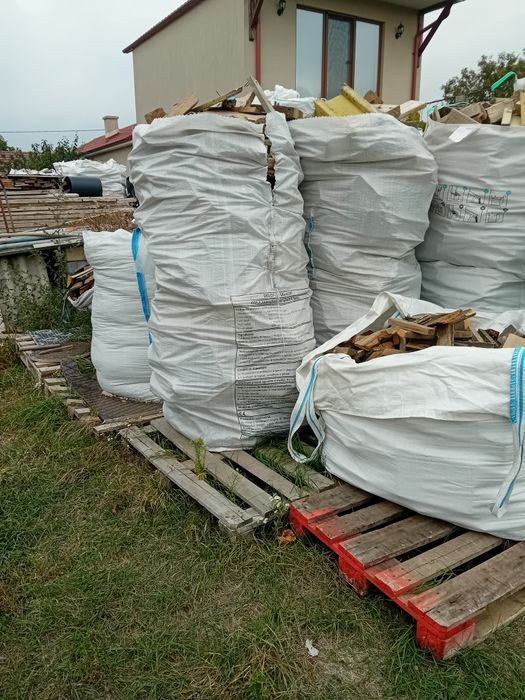 Lemne de foc din deseuri