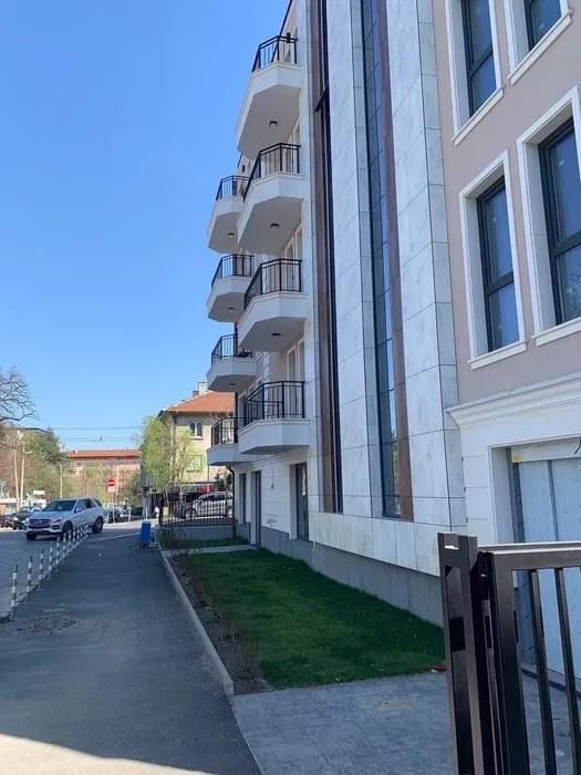 Дава се под наем Гараж / Паркомясто в София, Център - 15 кв.м за 25000 € - Снимка #2