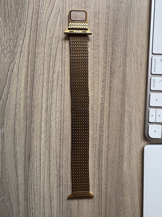 Златиста метална верижка Next One с магнит за apple watch 42 mm