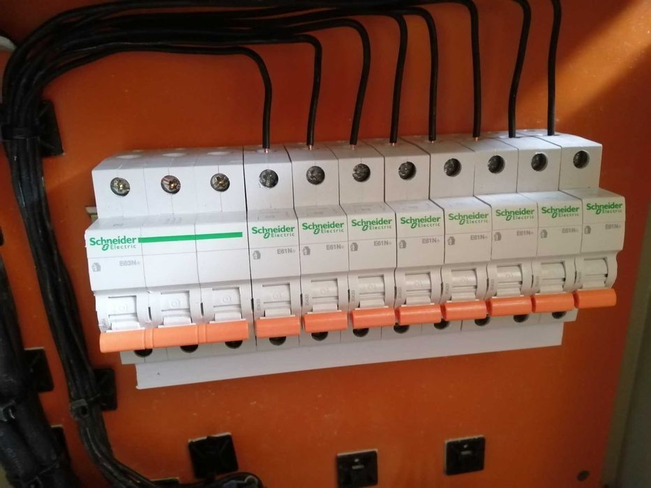 Голямо ел. табло външен монтаж IP64