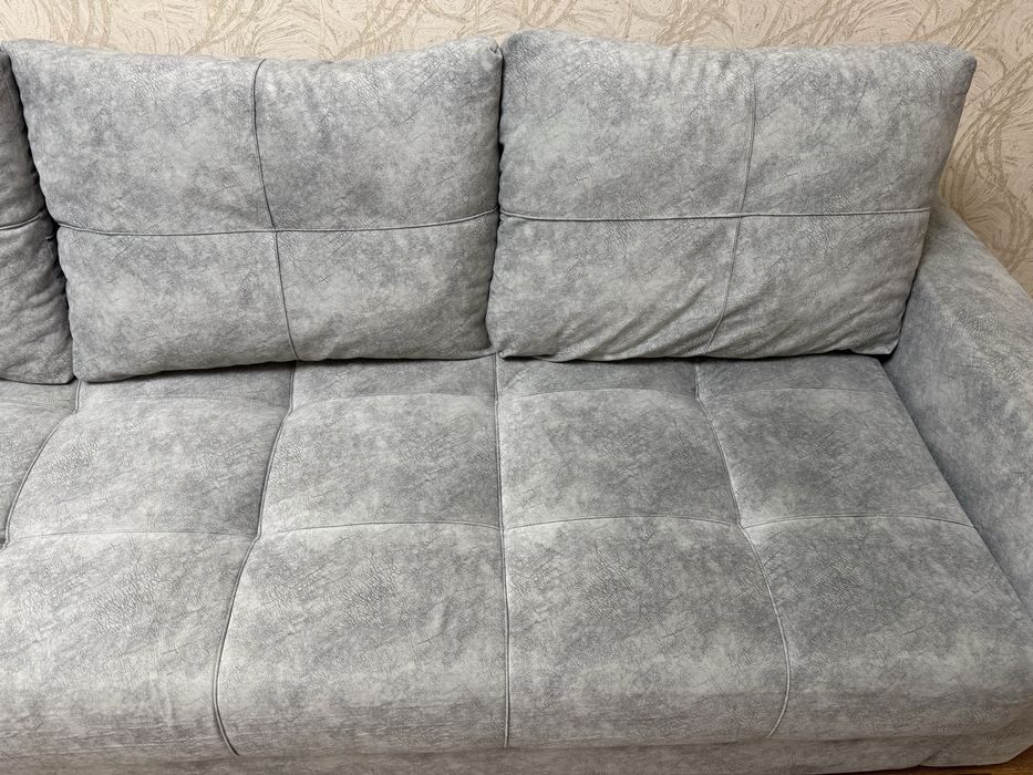 Продам Диван в использовании 2 года