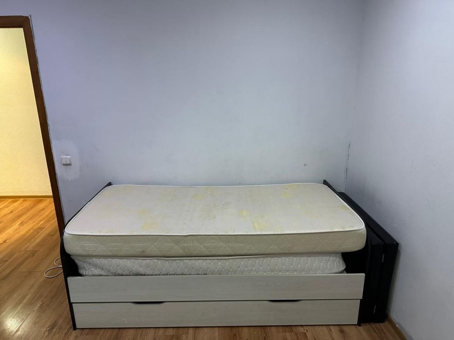 Продам двух ярусную кровать