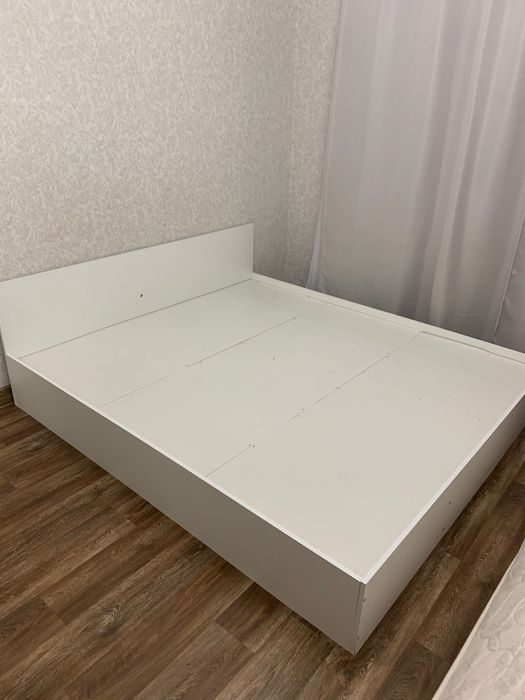 Двухспальная кровать