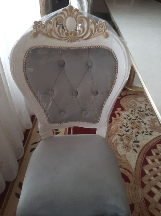 Стол-стул сотилади