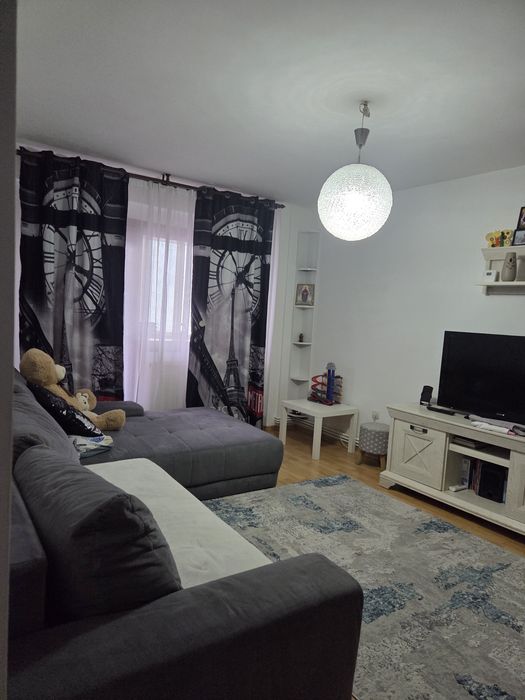 Închiriez apartament 3camere Pitești cartier Trivale