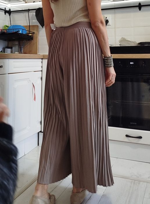 Плисиран, широк, пролетен панталон 40