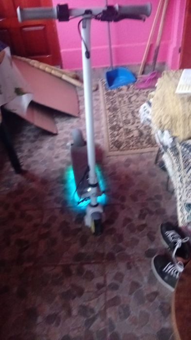 Vând trotineta electrica ninebot
