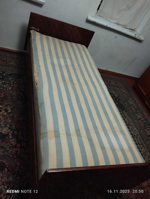 Срочно продается кровать односпальные.