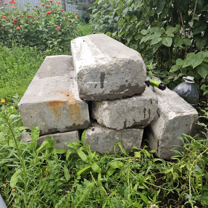 Бордюр дорожный метровый