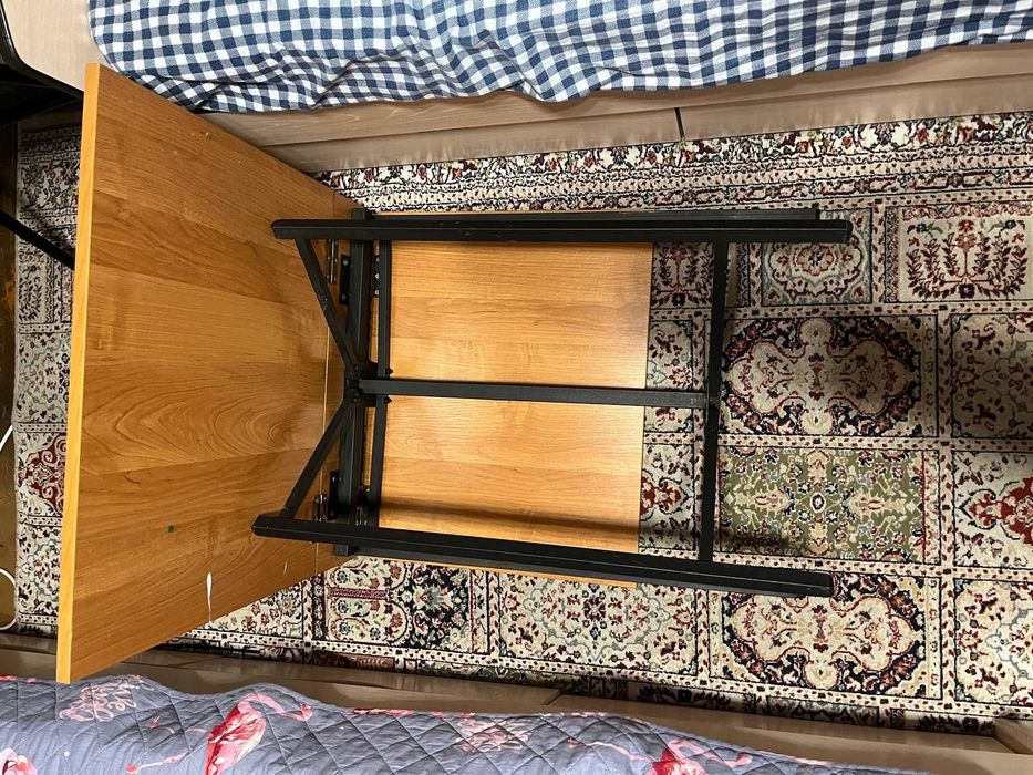 Продам прочный раскладной стол