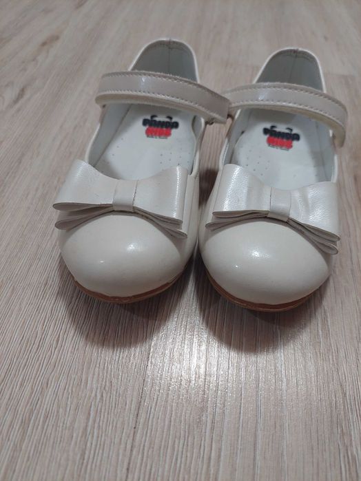 Детские туфли белые 27 размер