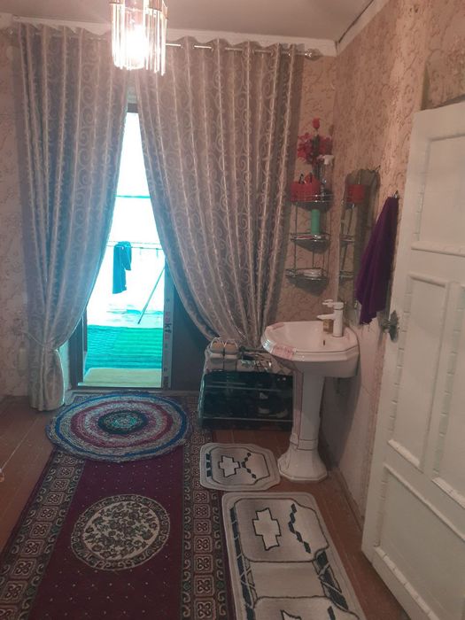 5 xonali uy sotiladi