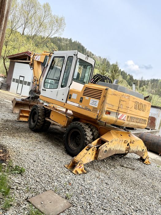 Excavator liebherr  17 tone