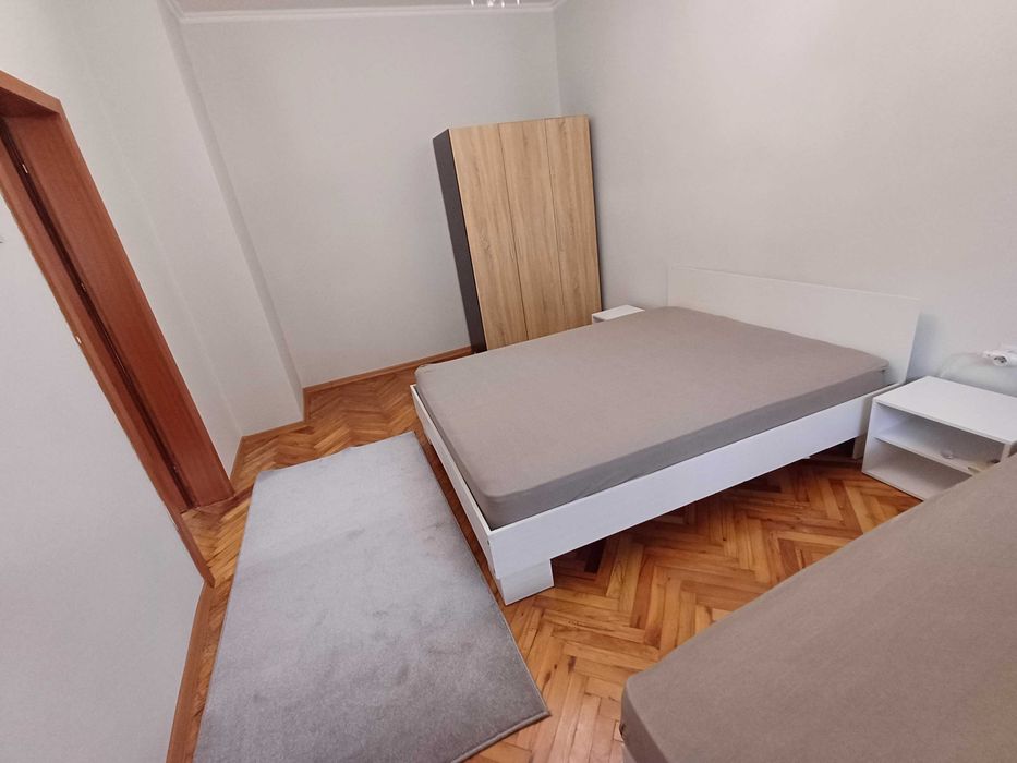 Собственик Продава Двустаен в Центъра, ул. ”Александровска” N:115