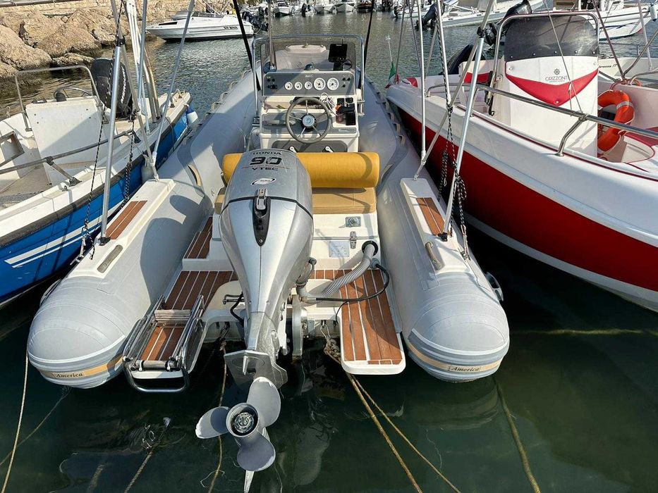 Лодка, извънбордов двигагел 90 кс, регистрирана ГЪРЦИЯ, сонар