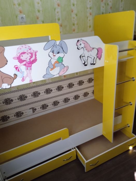 2 этажли кровать шифонери билан бирга сотилади.