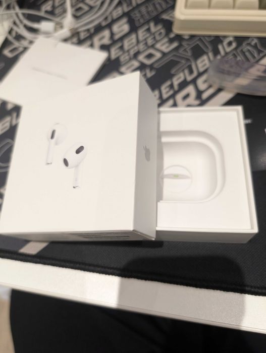 Airpods 3 в хорошем состоянии