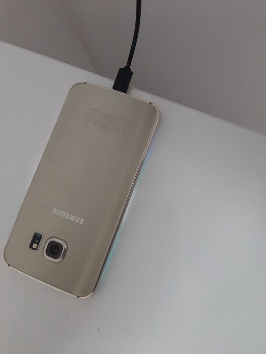 Продавам два телефона