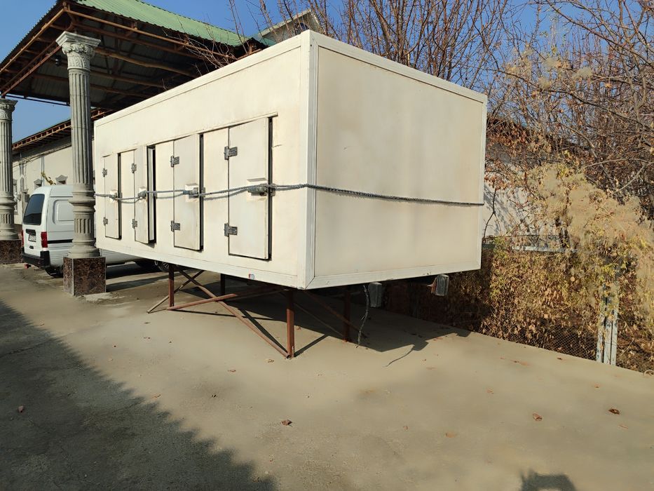 Рефрижатор будка сотилади.ҳолати зўр каттасидан матор ишлайди. нархи 3