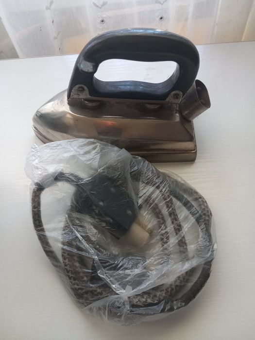 Стара ютия Елпром-1957 г.