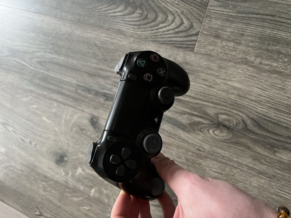 PlayStation 4 de vanzare