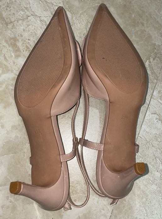 Продаются женские каблуки