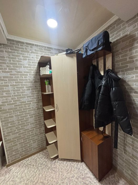 Прихожка и угловой шкаф