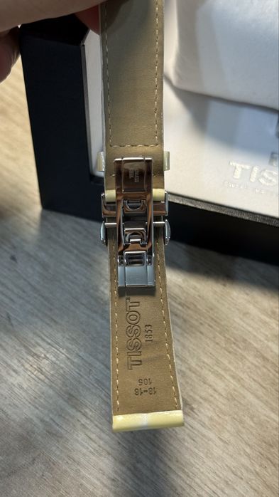Продаются Tissot T-Classic 33 mm.