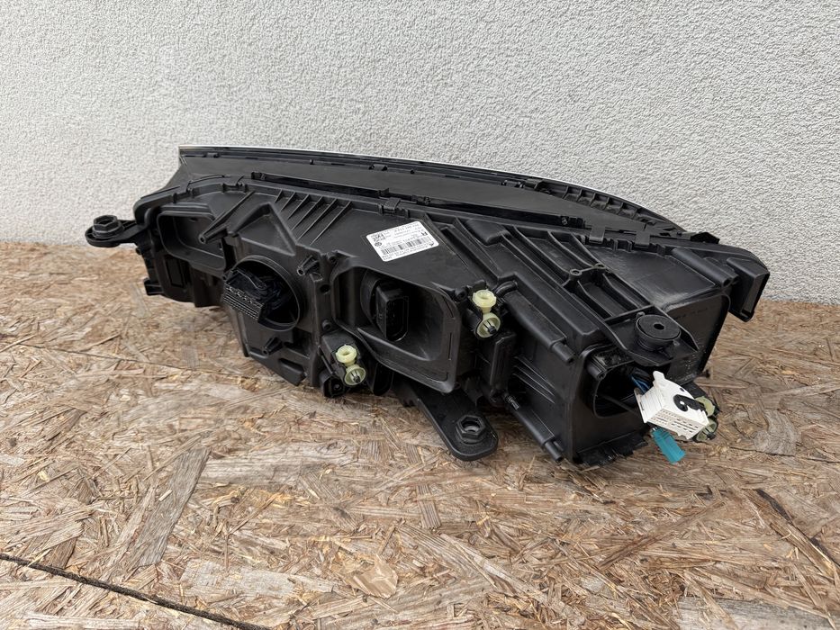 Far dreapta VW Touareg 3 Facelift CR7 Full LED MATRIX Original Europa