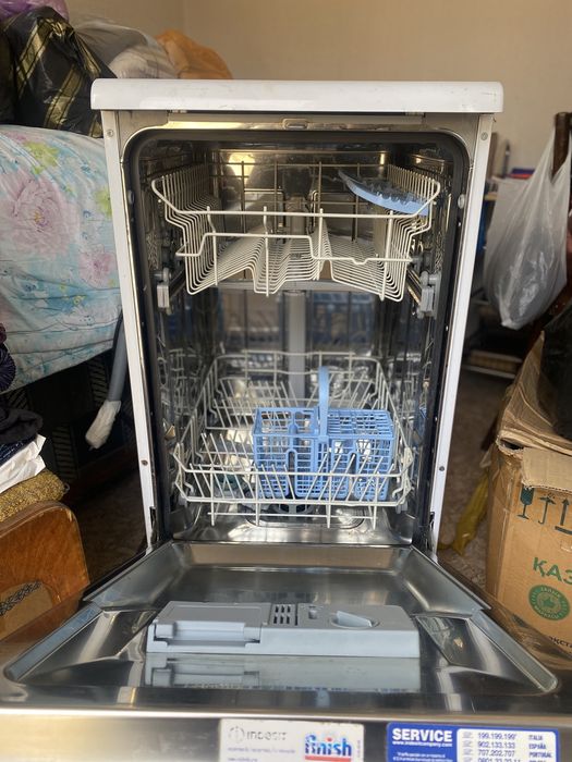 Продам посудомоечную машину