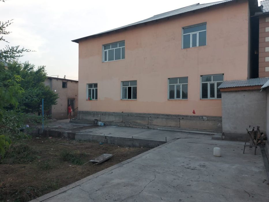 Продаётся дом возле базара