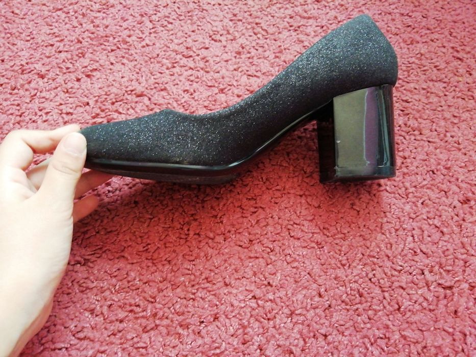 Продам женские туфли.