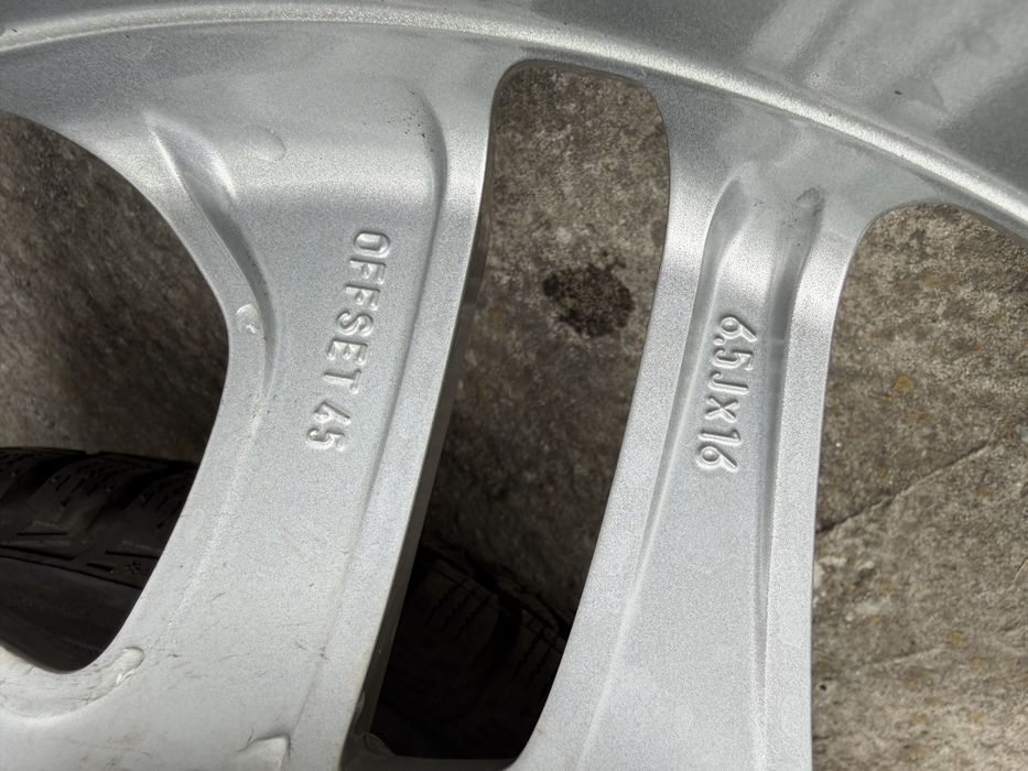 Оригинални джанти с гуми Hyundai 5x114.3 16цола