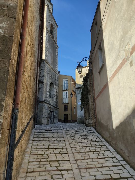 Продавам хубава къща в Лучито-86030, провинция Кампобассо, Италия